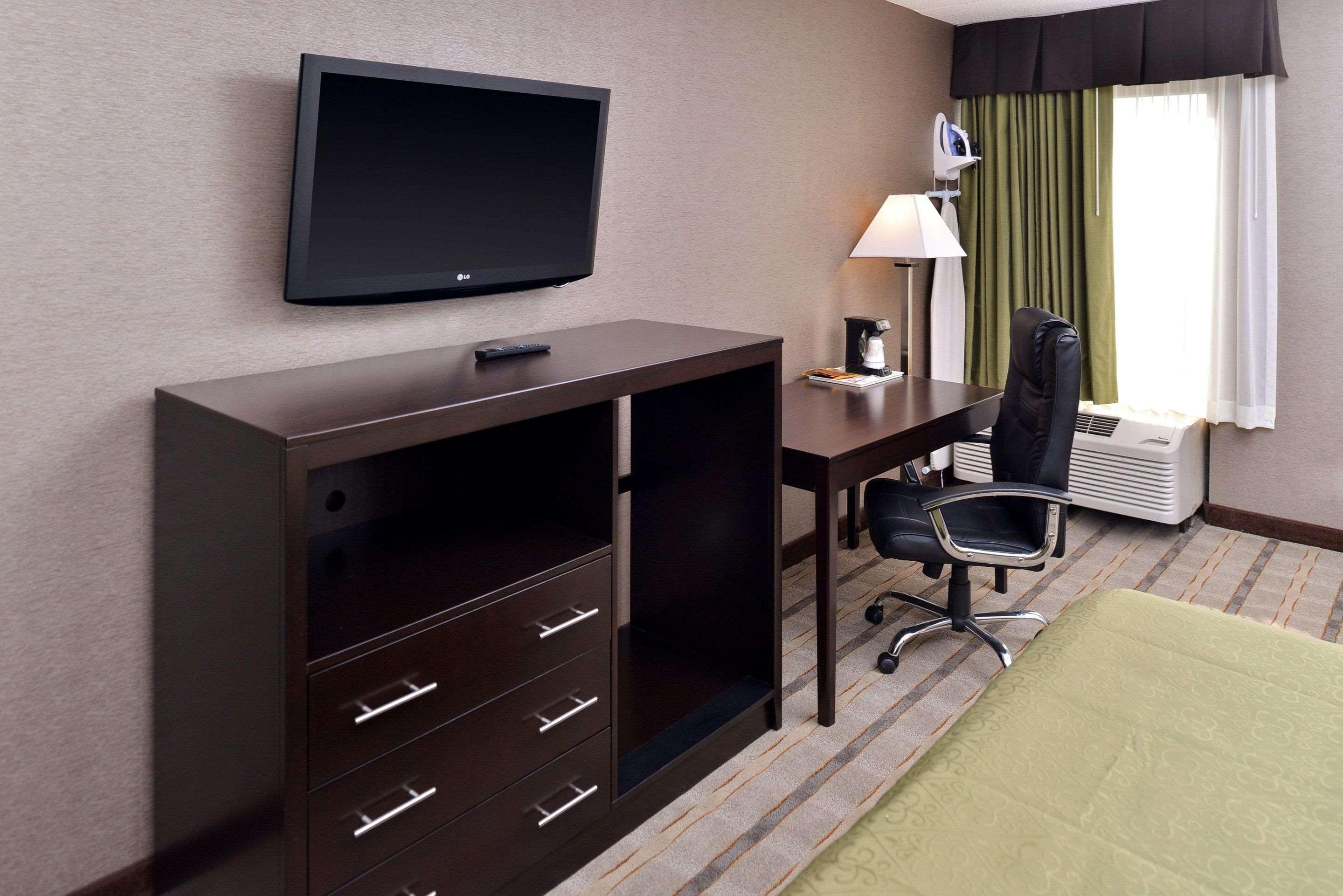 Quality Inn & Suites Matteson Near I-57 Exterior photo