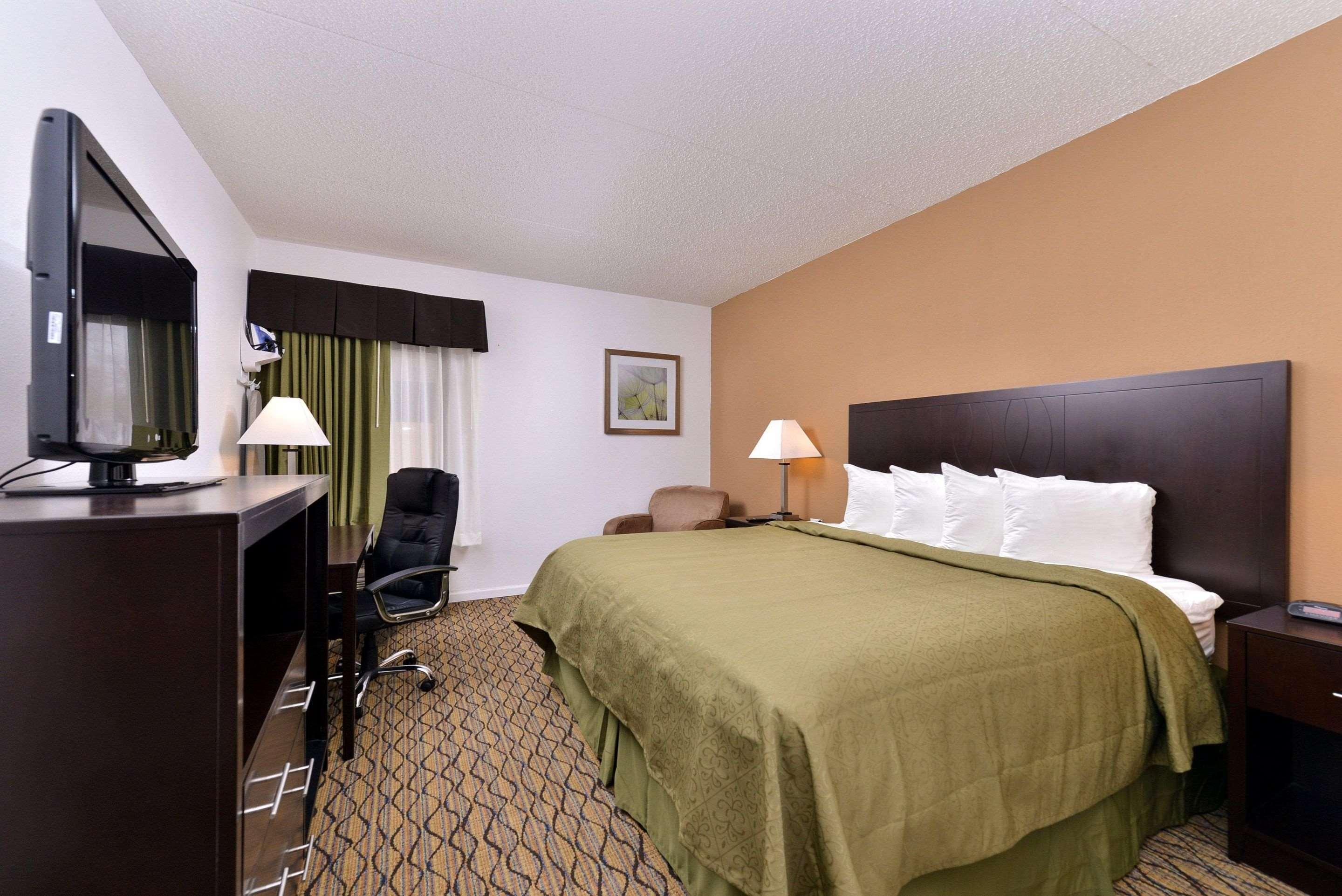 Quality Inn & Suites Matteson Near I-57 Exterior photo
