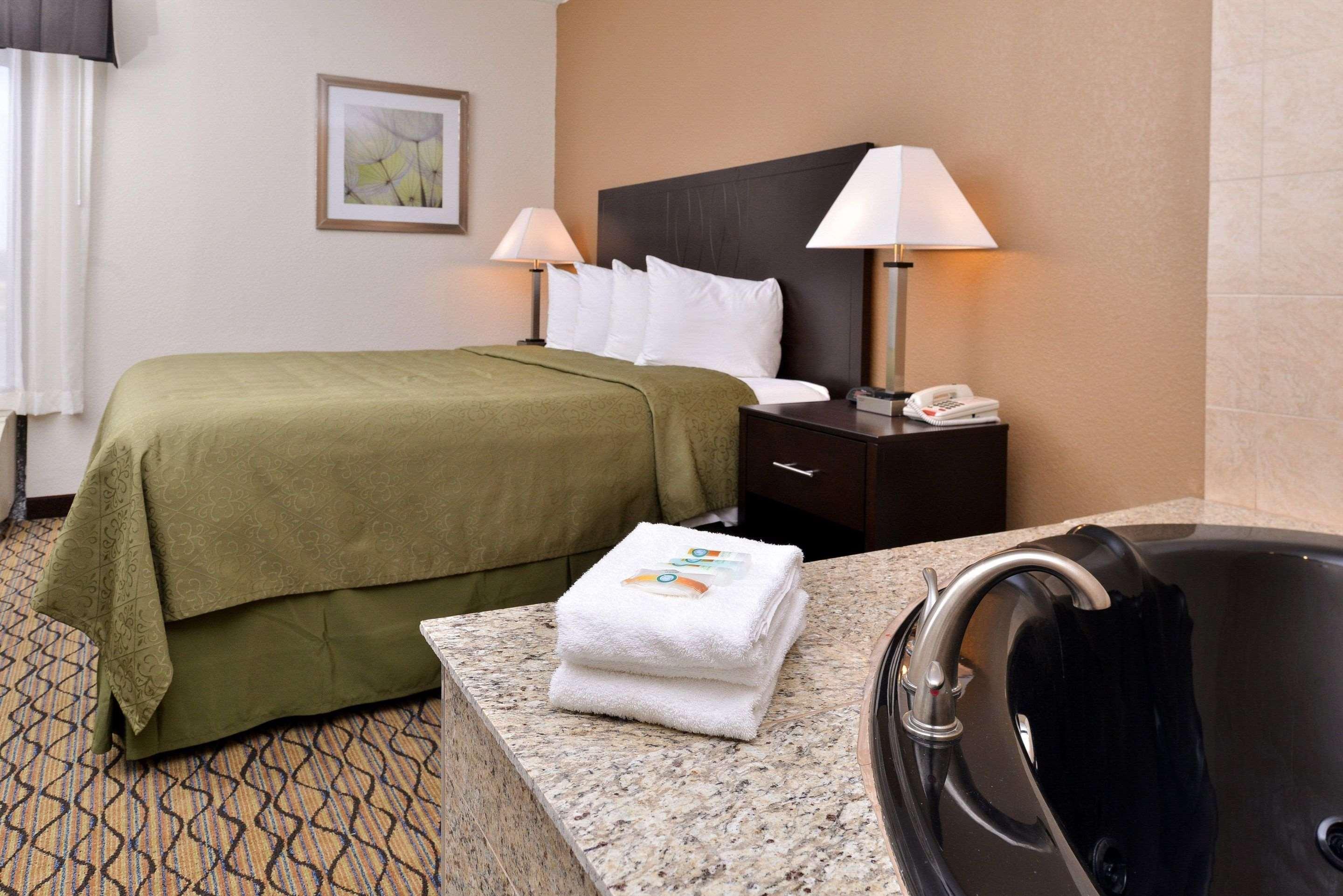 Quality Inn & Suites Matteson Near I-57 Exterior photo
